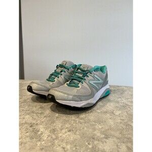New Balance 1540v2 Silver Mint Women’s Sz 6.5 Good Condition No Insole